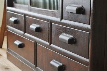 極上美品!古い欅材と栗材の上質なモールガラス収納棚