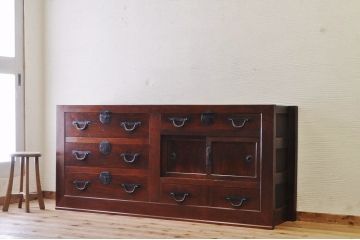 アンティーク家具　極上!古い欅材の重厚で美しい収納箪笥サイドボード