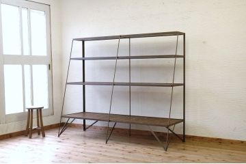 アンティーク家具　◆アイアンの重厚な陳列棚