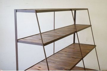アンティーク家具　◆アイアンの重厚な陳列棚
