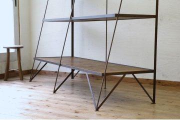 アンティーク家具　◆アイアンの重厚な陳列棚