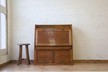 美品!シャッター扉ライティングビューロー
