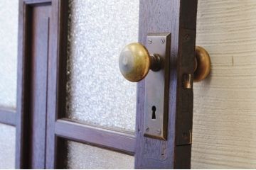 ★古い洋館の珍しいデザインのダイヤガラスドア2