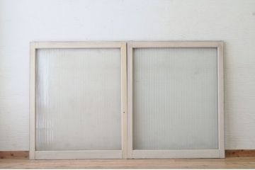 ペンキの剥げたレトロな銀モールガラス引き戸2枚セット2