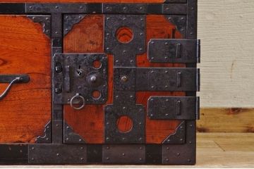 アンティーク家具　☆極上!古い欅材の小振りな佐渡箪笥(小木)