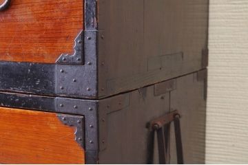 アンティーク家具　☆極上!古い欅材の小振りな佐渡箪笥(小木)