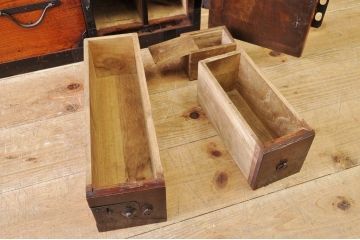 アンティーク家具　☆極上!古い欅材の小振りな佐渡箪笥(小木)