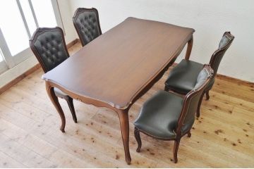 新品展示品　定価約20万　カリモクダイニングテーブル