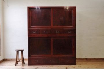 アンティーク家具　◇奇跡の状態漆の美しい前面欅二段重ね収納箪笥(水屋箪笥)