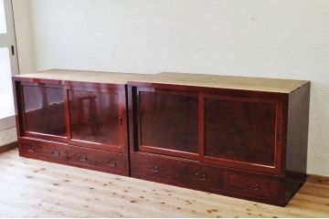 アンティーク家具　◇奇跡の状態漆の美しい前面欅二段重ね収納箪笥(水屋箪笥)