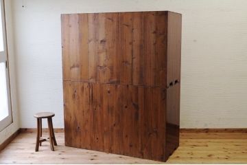アンティーク家具　◇奇跡の状態漆の美しい前面欅二段重ね収納箪笥(水屋箪笥)