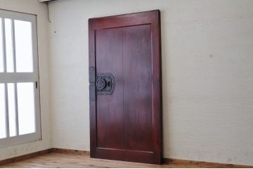美品!重厚な金具の漆のキレイな蔵戸(玄関戸)