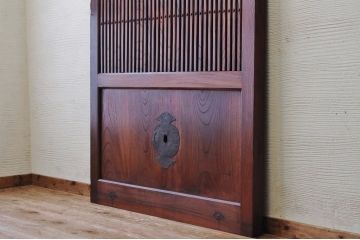 美品!古い欅材の漆塗り格子蔵戸(玄関戸)