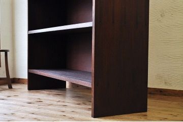 アンティーク家具　特大!古い木の重厚な飾り棚
