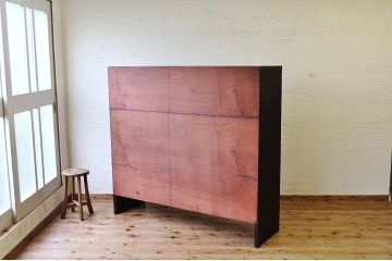 アンティーク家具　特大!古い木の重厚な飾り棚