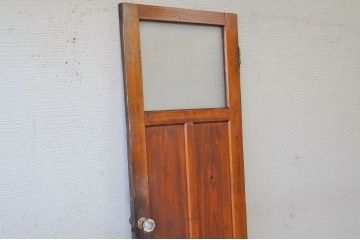 古い木の使い込まれたガラスドアノブダイヤガラス扉1