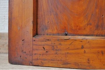 古い木の使い込まれたガラスドアノブダイヤガラス扉1