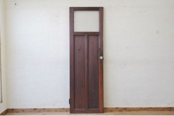 古い木の使い込まれたガラスドアノブダイヤガラス扉1