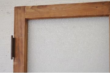 古い木の使い込まれたガラスドアノブダイヤガラス扉3