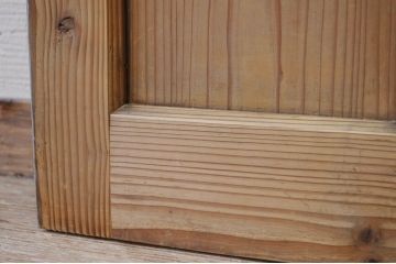 古い木の使い込まれたガラスドアノブダイヤガラス扉4