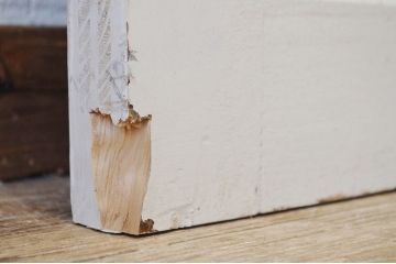 ペンキの剥げたガラスドアノブモールガラス扉7