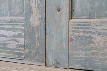 ペンキの剥げた大振りなモールガラス両開きドア(扉)一対