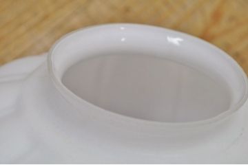 古いお屋敷の房付き吊り下げ照明