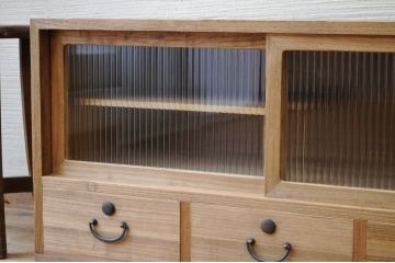 アンティーク家具　古い木味のモールガラスローボード