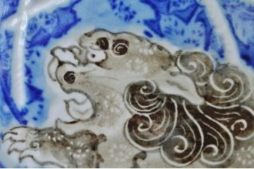 アンティーク雑貨　大振り!獅子の図の見事な瀬戸火鉢