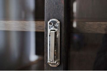 アンティーク家具　◇1970年代シンプルな二段重ね収納棚(飾り棚・食器棚)