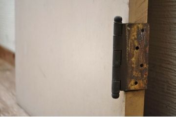 レストルームのラッチ付きドア(扉)2