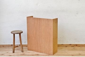 アンティーク家具　古い木味のアンティーク飾り棚・本棚(シェルフ)