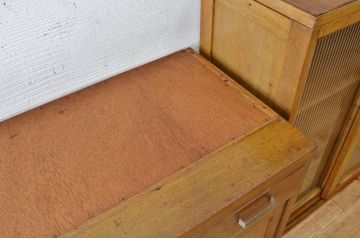 アンティーク家具　☆アンティークモールガラス二段重ね食器棚(収納棚)