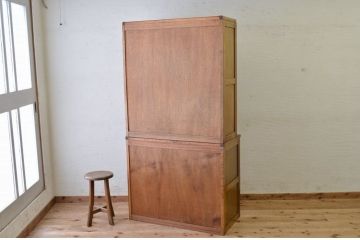 アンティーク家具　☆アンティークモールガラス二段重ね食器棚(収納棚)