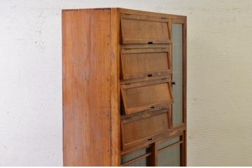 アンティーク家具　アンティークモールガラスパタパタ下駄箱(収納棚)