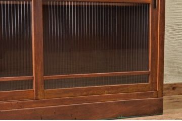 アンティーク家具　アンティークモールガラスパタパタ下駄箱(収納棚)