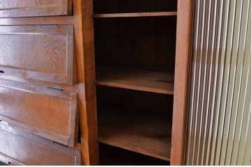 アンティーク家具　アンティークモールガラスパタパタ下駄箱(収納棚)