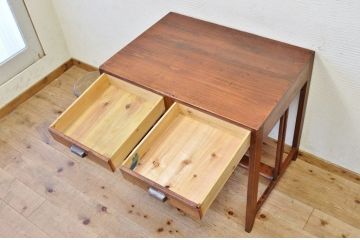 アンティーク家具　古い木味の引き出し付きアンティーク平机(テーブル)