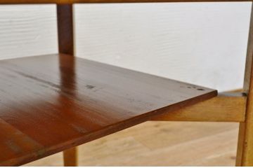 アンティーク家具　可愛いデザイン!ブナ材のアンティークテーブル