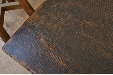 アンティーク家具　古い木味の脚付きアンティーク裁ち板(作業台)