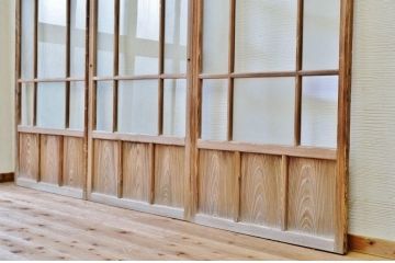 古い木味のアンティークガラス戸3枚セット(引き戸)
