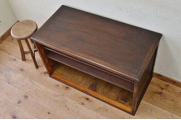 アンティーク家具　古い木のシンプルな飾り棚(ローボード)