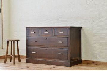アンティーク家具　古い木のシンプルなアンティークチェスト