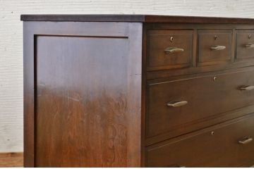 アンティーク家具　古い木のシンプルなアンティークチェスト