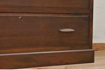 アンティーク家具　古い木のシンプルなアンティークチェスト