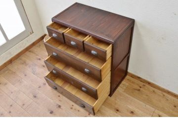 アンティーク家具　可愛いデザイン!シンプルなアンティークチェスト