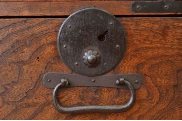 アンティーク家具　前面欅!木目の素晴らしい上手帳場箪笥