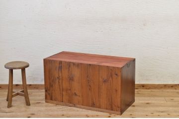 アンティーク家具　前面欅!古い欅材の時代箪笥ローボード(ローチェスト)