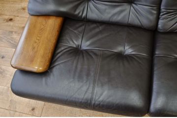 中古　カリモク製2人掛け本革ソファ