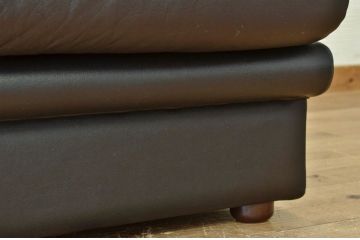 中古　カリモク製2人掛け本革ソファ
